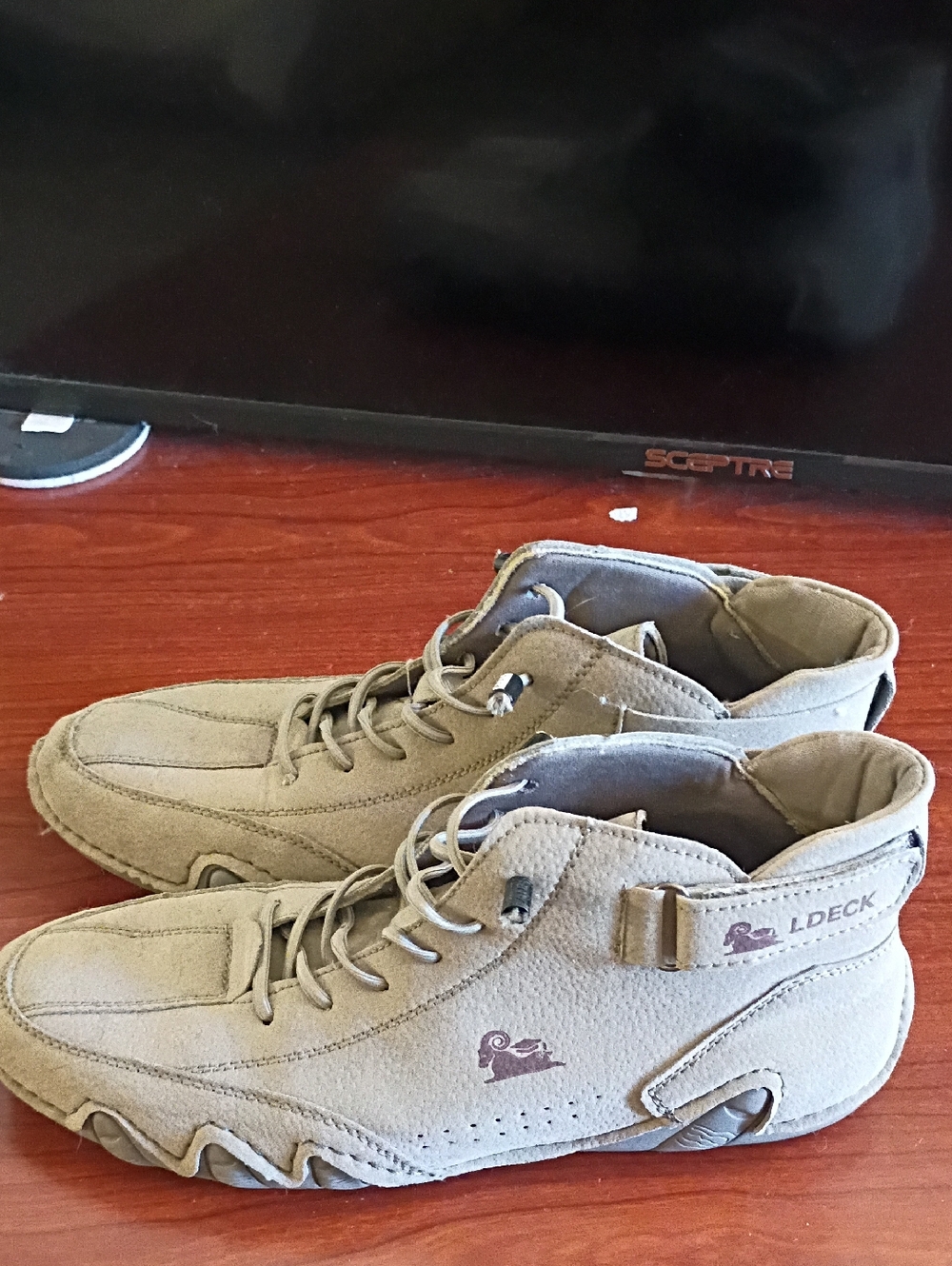 L.D.ECK Men’s Chukka Boots in Light Taupe Suede